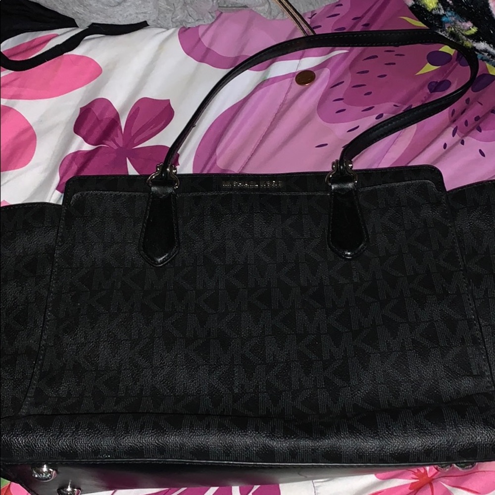 MK purse - Picture 1 of 4